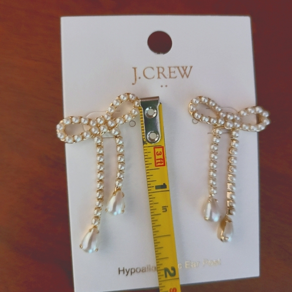 Pearl Bow Earrings - Picture 3 of 3